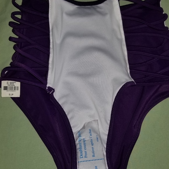 PINK Midline Plunge Halter Set
PINK Victo - Picture 3 of 4